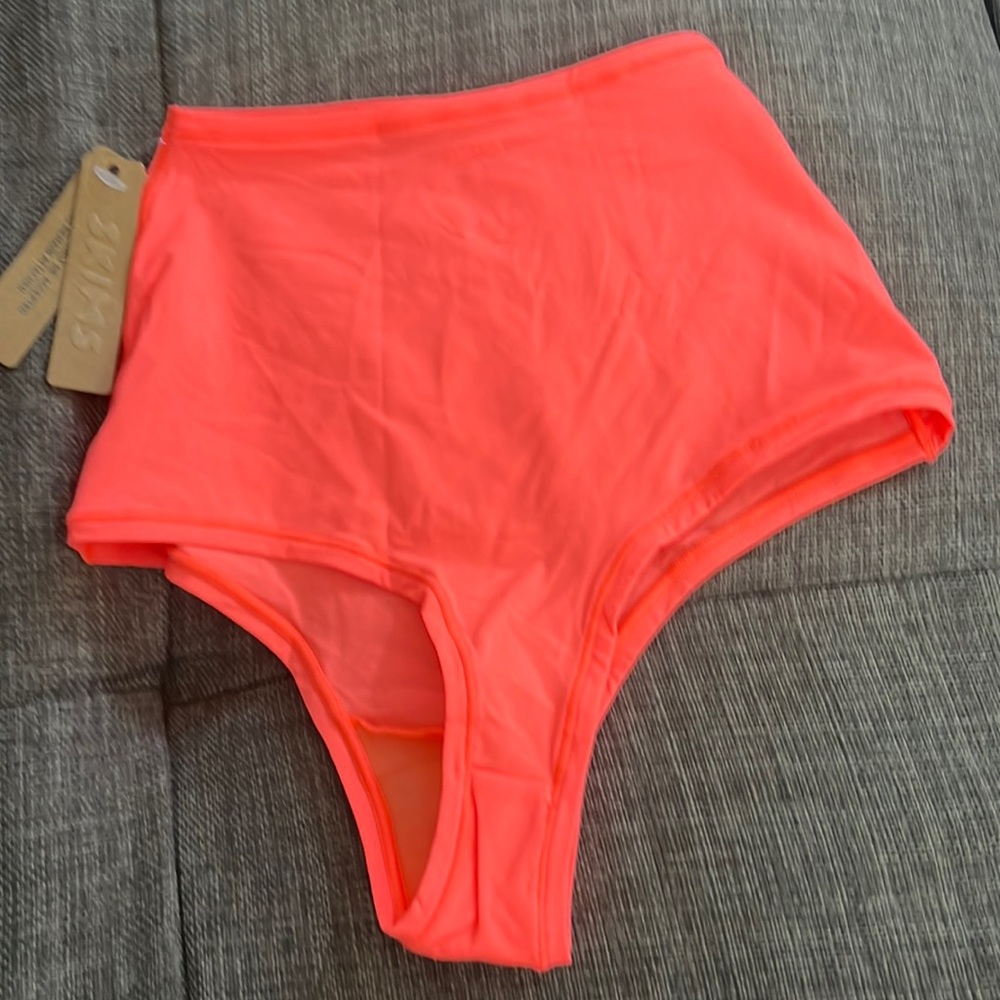 Skims Fit Everybody High-Waisted Thong - Picture 5 of 6